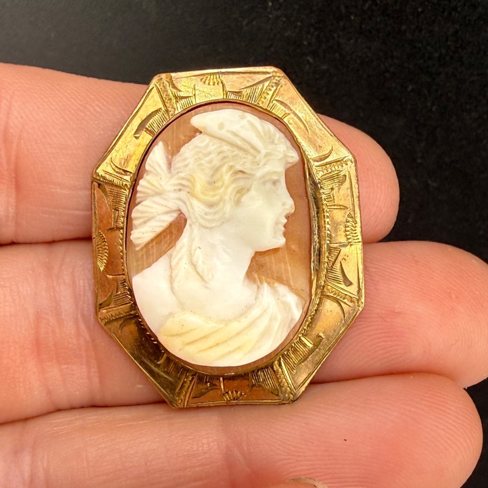Vintage Gold Filled Cameo Brooch